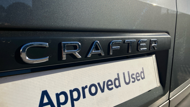Volkswagen Crafter Cr35 Mwb Diesel Fwd 2.0 TDI 140PS Commerce Plus High Roof Van